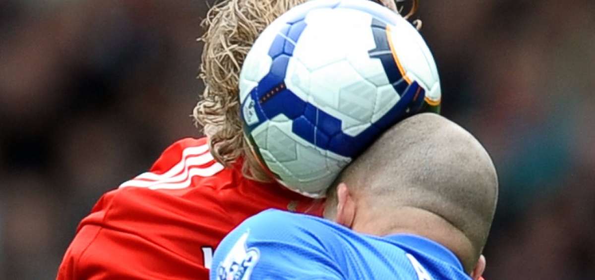 Los futbolistas son propensos a sufrir da&ntilde;os cerebrales