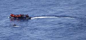 Guardacostas libios interceptan a 600 migrantes en tres embarcaciones