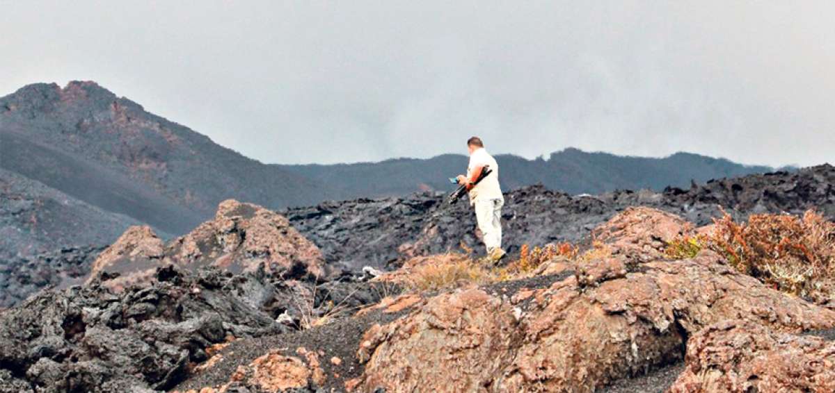 T&eacute;cnicos del Parque Nacional Gal&aacute;pagos realizan expediciones para comprobar la situaci&oacute;n de la flora y fauna del &aacute;rea de influencia.