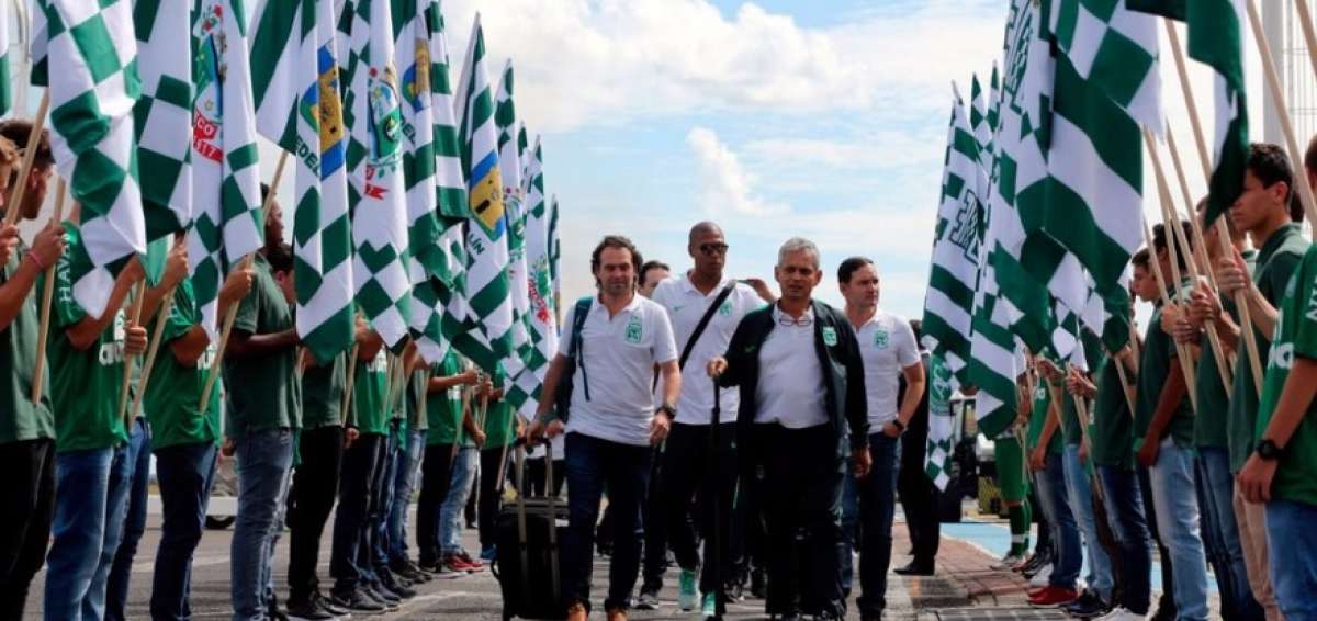 Atl&eacute;tico Nacional fue recibido ayer con una calle de honor en el aeropuerto de Chapec&oacute;. 