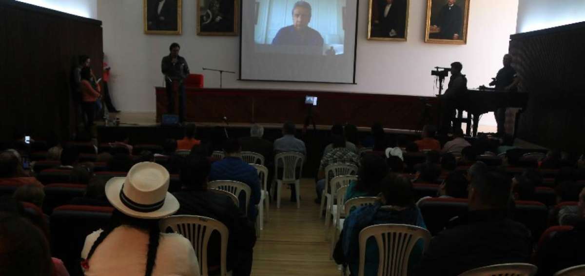 El Aula Magna de la Universidad de Cuenca acogi&oacute; el debate con Len&iacute;n Moreno.