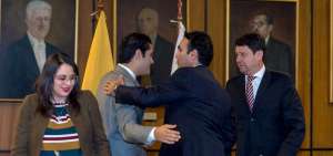 De izquierda a derecha, autoridades del Banco Central, Finanzas, Comercio Exterior y Asamblea Nacional.