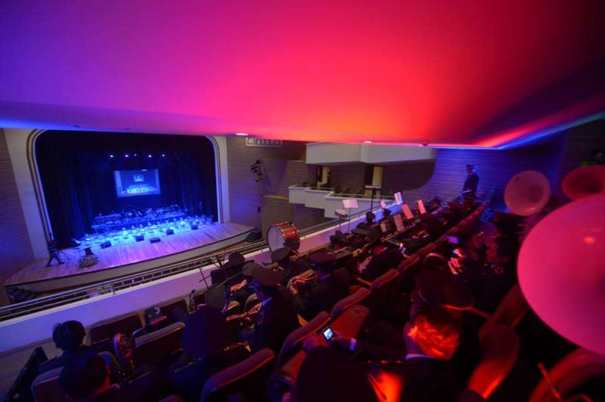 Con m&uacute;sica se reabrieron las puertas del Teatro Capitol 