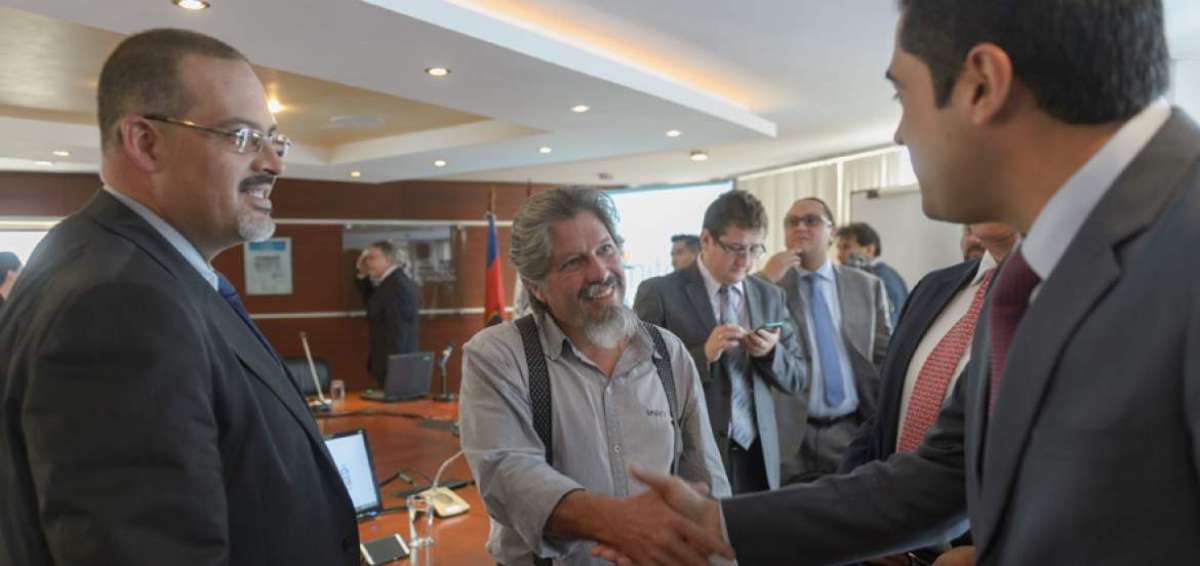 El Comit&eacute; Empresarial Ecuatoriano se reuni&oacute; en el Edificio de las C&aacute;maras en Quito para presentar su posici&oacute;n ante los medios de comunicaci&oacute;n.