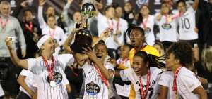 Los goles del Corinthians fueron convertidos por la atacante Crivelari, quien marc&oacute; el primero a los 73 minutos, y de la defensa Juliete Silva, que lo hizo al 90.