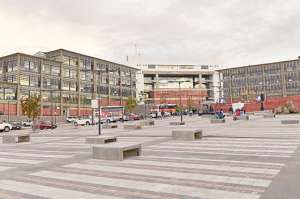 La Plaza C&iacute;vica del nuevo municipio de Ambato fue habilitada con el prop&oacute;sito de motivar la realizaci&oacute;n de eventos art&iacute;sticos y culturales en la ciudad. Foto: Roberto Ch&aacute;vez / El Tel&eacute;grafo