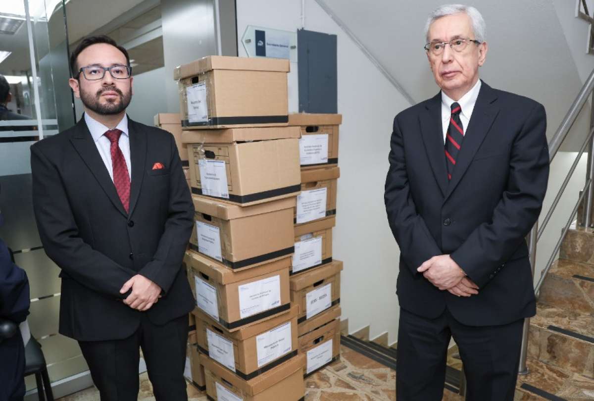 CNE recibi&oacute; defensa documental del presidente Noboa frente a pedido de revocatoria 