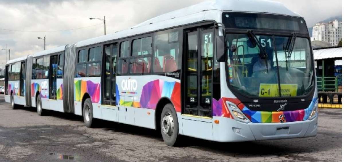 Transporte municipal queda totalmente suspendido en Quito