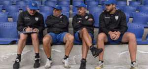 De izq a der: Pablo Repetto (director t&eacute;cnico), &Oacute;scar Quagliata (asistente t&eacute;cnico), Roberto Teixeira (preparador f&iacute;sico), Nicol&aacute;s Penino (preparador f&iacute;sico)