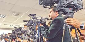 La Ley de Comunicaci&oacute;n obliga a los medios de comunicaci&oacute;n nacionales a contar con un defensor. Foto: Santiago Aguirre / El Tel&eacute;grafo
