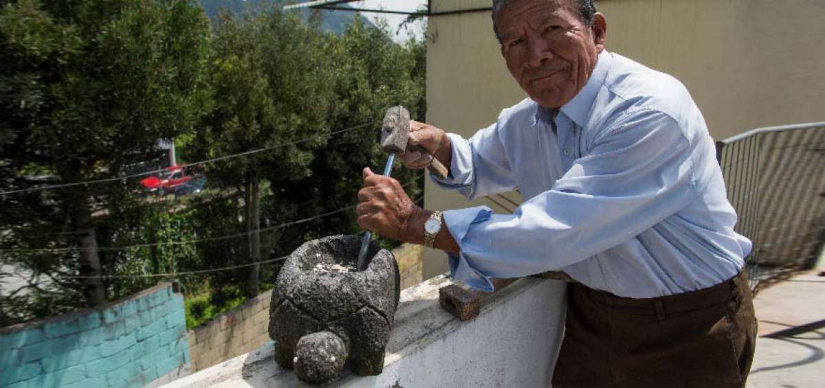 Las artes de Chalo: la piedra y la m&uacute;sica