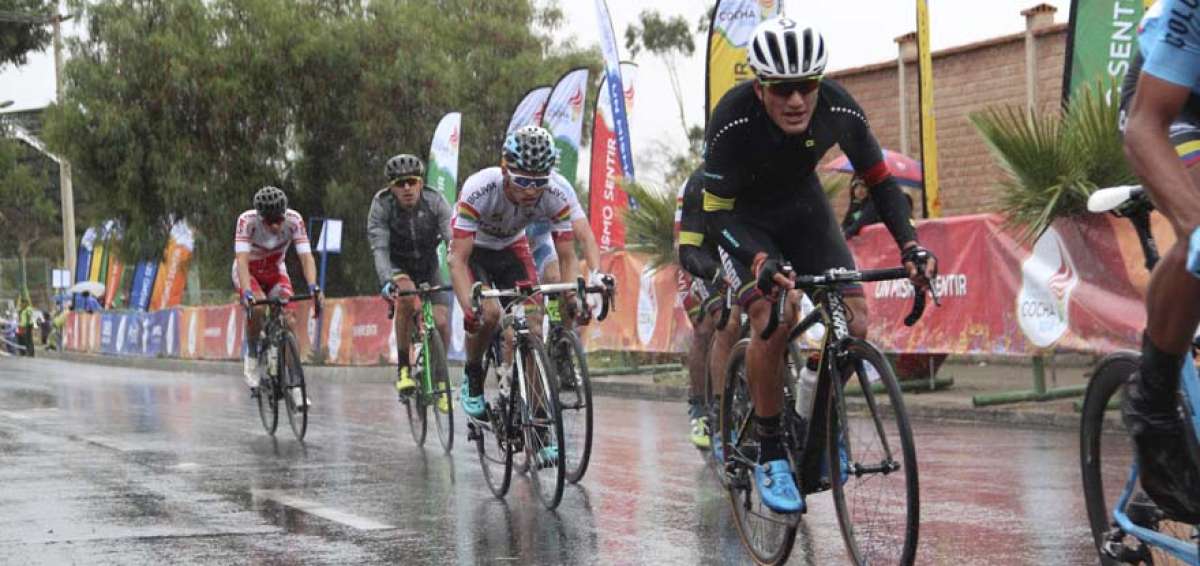 Jefferson Cepeda tuvo que hacer frente a la lluvia y a las malas condiciones del asfalto para ganar la carrera.