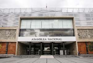 Policía desactiva presunto artefacto explosivo en los exteriores de la Asamblea