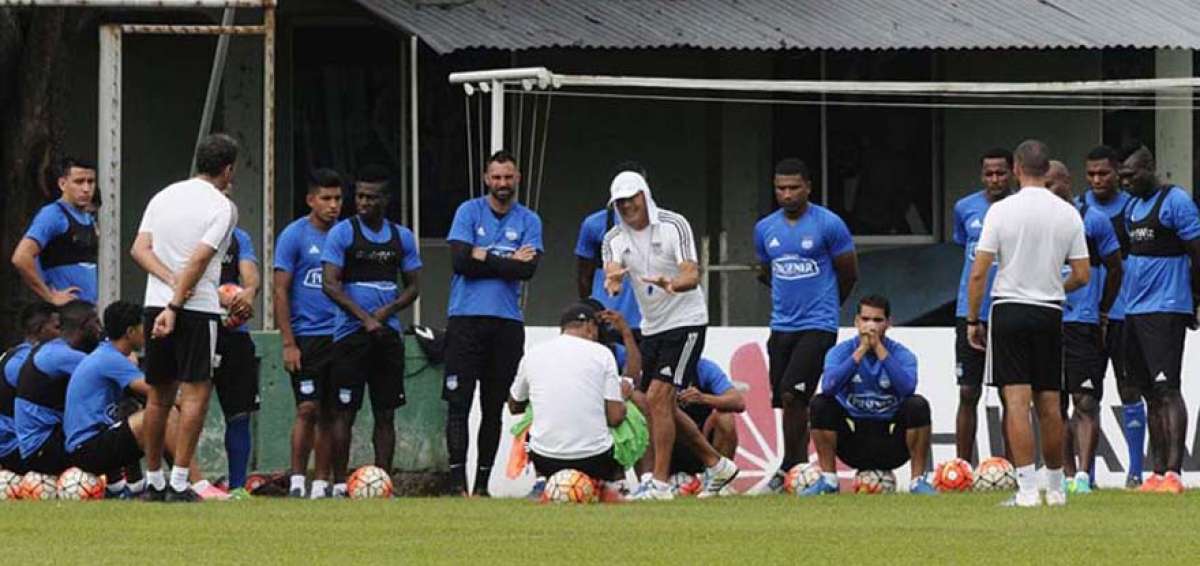 Alfredo Arias tendr&iacute;a los d&iacute;as contados en Emelec