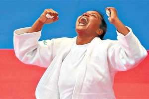 Diana Chal&aacute; mostr&oacute; toda su habilidad f&iacute;sica y fortaleza mental durante la pelea. Foto: Cortes&iacute;a Mindeporte