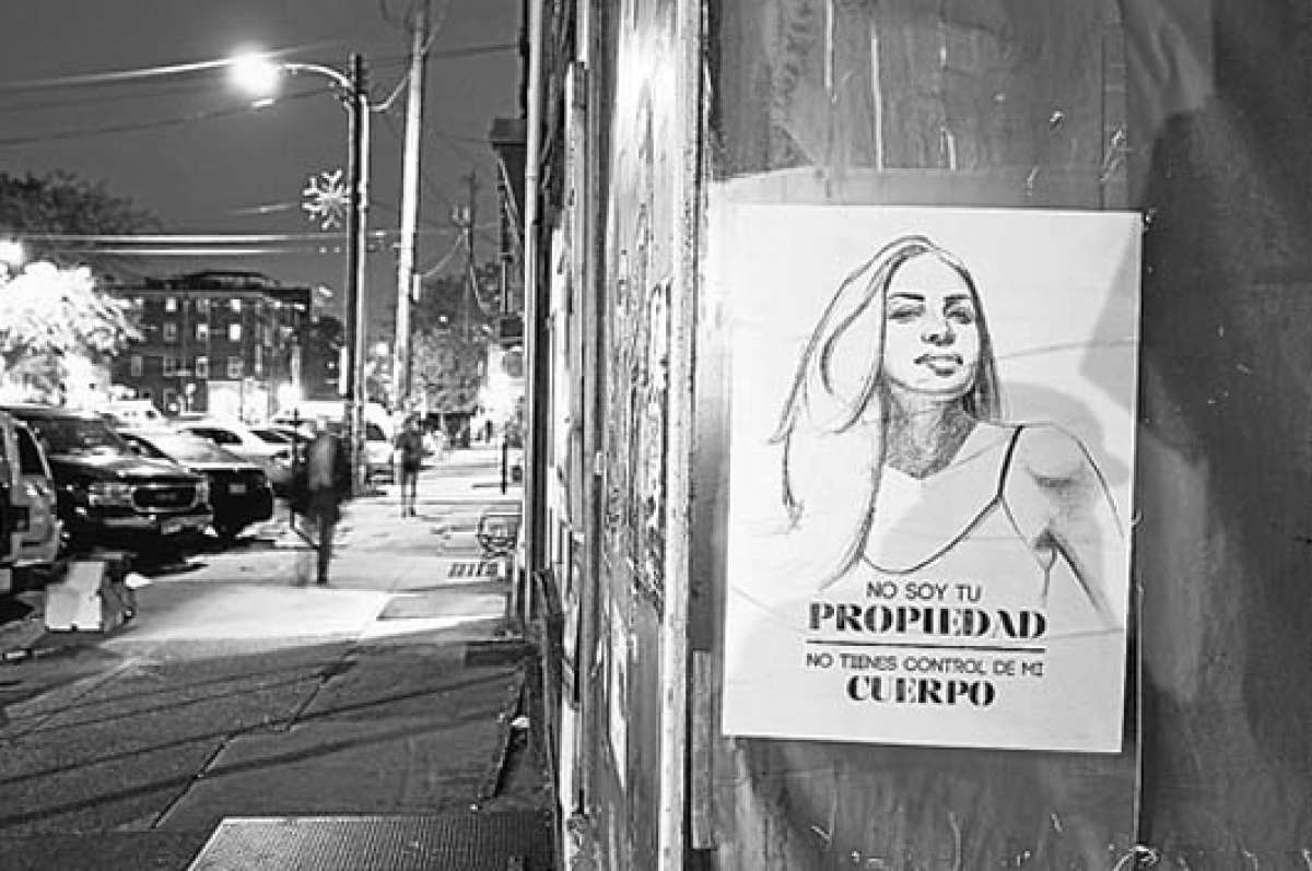 Fazlalizadeh se ha tomado las calles de las principales ciudades de Estados Unidos. FOTO TOMADA DE  STREETS DEPT.COM.