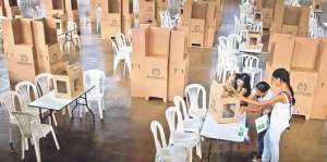 Los ciudadanos del vecino pa&iacute;s sufragan desde el lunes en la sede diplom&aacute;tica ubicada en Tulc&aacute;n. Fotos: Carlos Jim&eacute;nez.