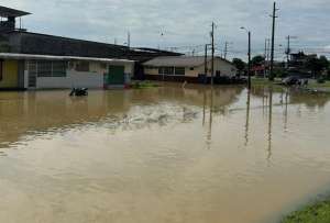 Crecida e inundaci&oacute;n golpean a Babahoyo y afectan a cientos de familias