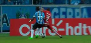Momento del golpe de William a Bola&ntilde;os.