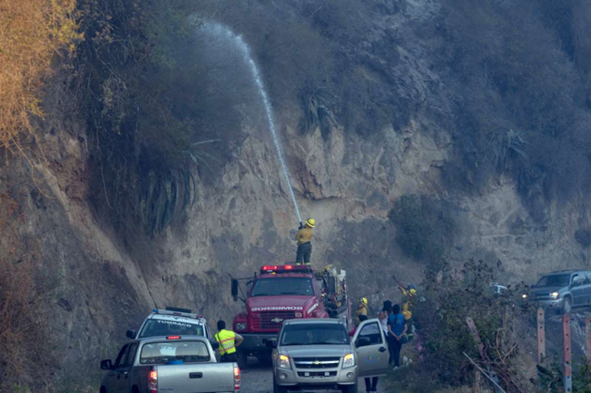 Quito soport&oacute; 9 incendios forestales simult&aacute;neos