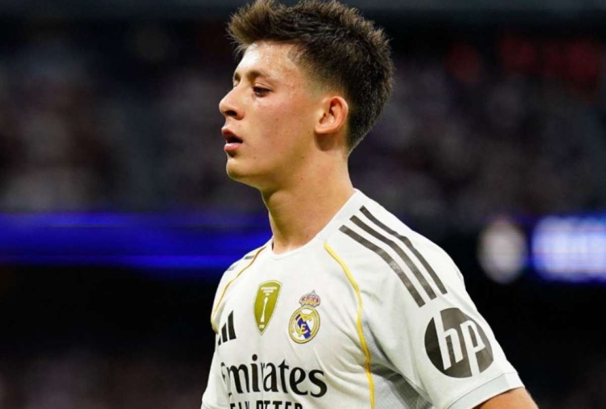 Arda G&uuml;ler pas&oacute; un momento bochornoso