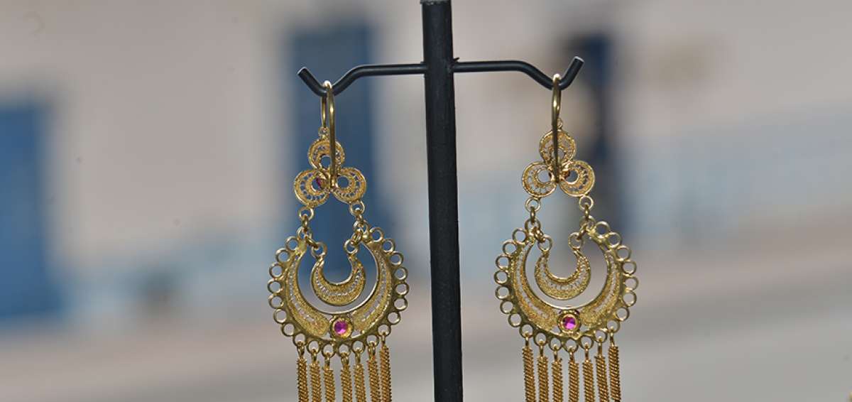 Las candongas, en oro o plata, se han convertido en la muestra representativa del cant&oacute;n.