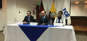 El fiscal general, Carlos Baca, durante una rueda de prensa en Quito.
