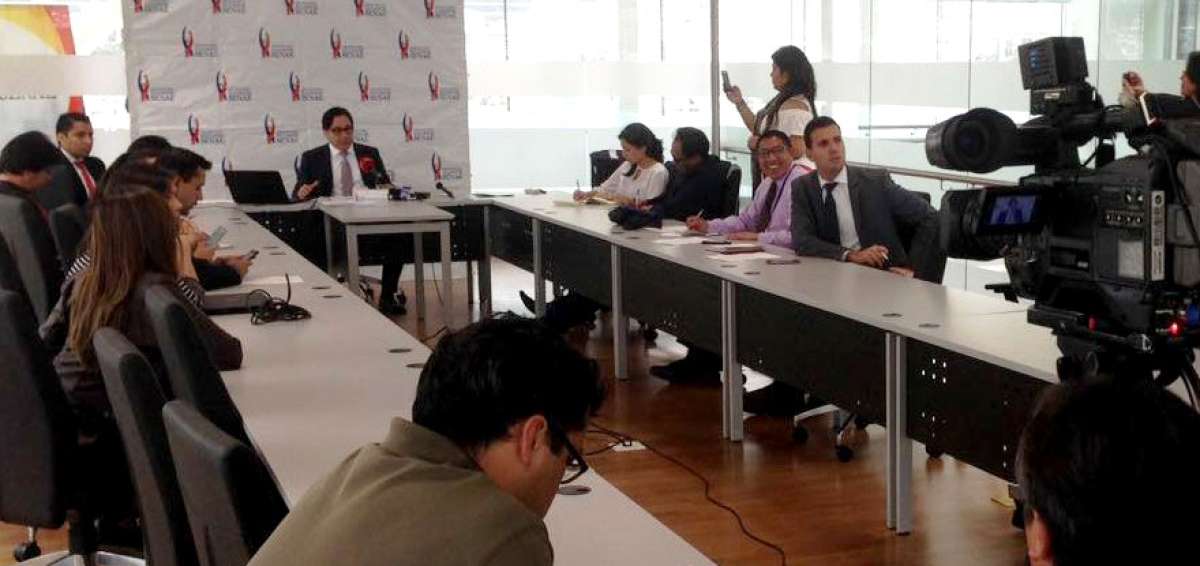 Mauro Andino Alarc&oacute;n, director general de la Senae, durante el conversatorio que mantuvo con medios de comunicaci&oacute;n.
