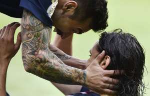 El argentino Ezequiel Lavezzi y el uruguayo Edinson Cavani fueron las figuras del encuentro. Foto: Agencia AFP