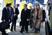 Primer ministro de Japón llega a Ucrania 