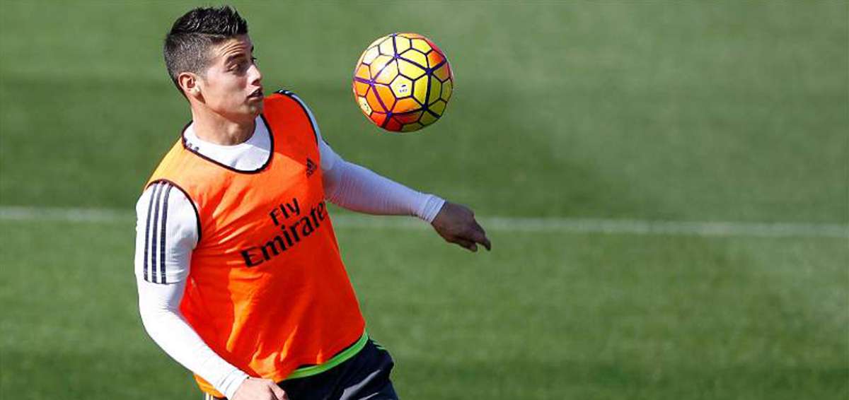James Rodriguez sufre una "sobrecarga" en su pierna derecha