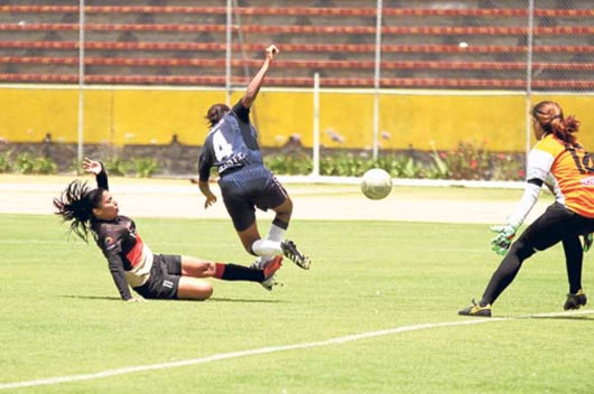 El equipo de Rocafuerte FC es el actual campe&oacute;n de la Liga Ecuatoriana de F&uacute;tbol. Foto: Cortes&iacute;a