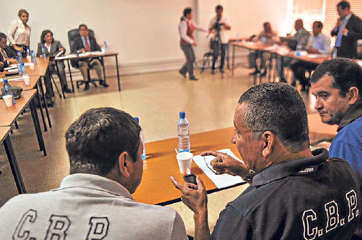 El Comit&eacute; de Operaciones de Emergencia de Manab&iacute; planific&oacute; el pasado mi&eacute;rcoles, en Portoviejo, los diversos simulacros que se ejecutar&aacute;n en la provincia. Foto: Rodolfo P&aacute;rraga.
