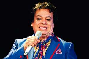 Juan Gabriel inicia gira internacional desde Ecuador 