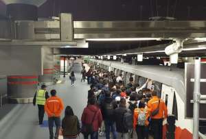 Hoy se cumple con el segundo día de operaciones comerciales del Metro.