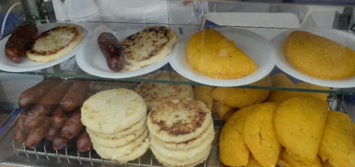 Migrantes participaron en feria gastron&oacute;mica