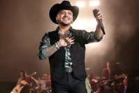 Christian Nodal se presentó desde las 21:20 por las fiestas de Machala. 