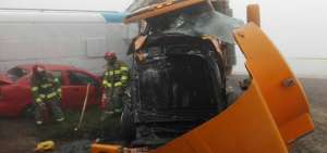 Personal de bomberos, Polic&iacute;a Nacional y MSP asistieron a las v&iacute;ctimas.