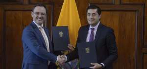 Richard Mart&iacute;nez, ministro de Econom&iacute;a, firm&oacute; el convenio para dar inicio a la elaboraci&oacute;n del Estudio Multidimensional para el desarrollo.
