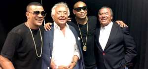 Alexander Delgado y Randy Malcom, de Gente de Zona, junto a los espa&ntilde;oles Antonio Romero y Rafael Ruiz, creadores de la exitosa canci&oacute;n.