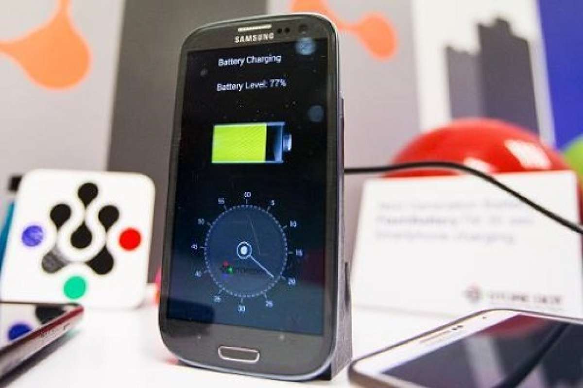 Los expertos consideran que el S5 es uno de los mejores tel&eacute;fonos inteligentes en el mercado. Foto: AFP