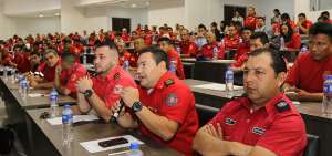 El auditorio de la escuela de posgrados de la Espol fue el sitio en donde se expusieron las propuestas y necesidades de los cuerpos bomberiles.