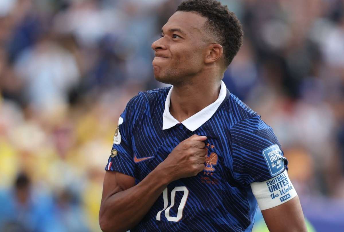 Mbapp&eacute; ya est&aacute; a un gol de Lionel Messi.