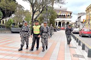 La Polic&iacute;a realiza patrullajes para evitar el aumento de la inseguridad.
