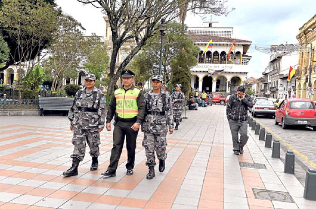 La Polic&iacute;a realiza patrullajes para evitar el aumento de la inseguridad.