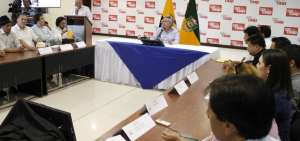El presidente Len&iacute;n Moreno durante un conversatorio con la prensa en Macas.
