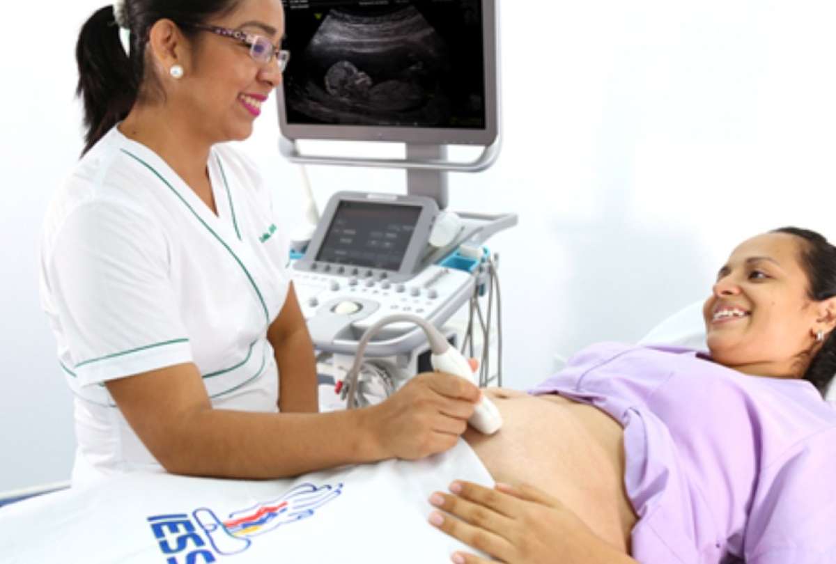 IESS repotencia salas de parto y quir&oacute;fanos del Hospital San Francisco 
