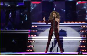 Jennifer L&oacute;pez ser&aacute; la anfitriona de los American Music Awards el mes pr&oacute;ximo