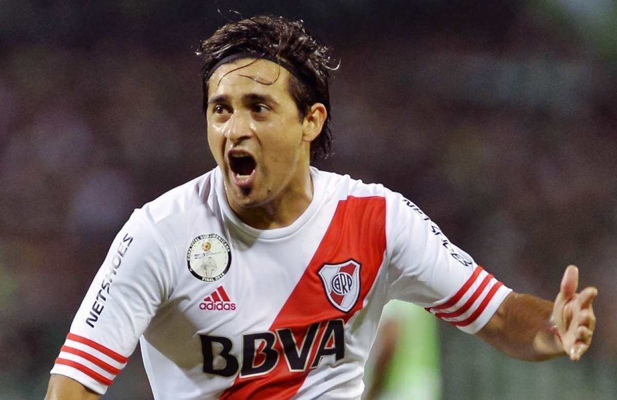 Leonardo Pisculichi puso el tanto del empate para River con un disparo de zurda. Foto: Agencia AFP