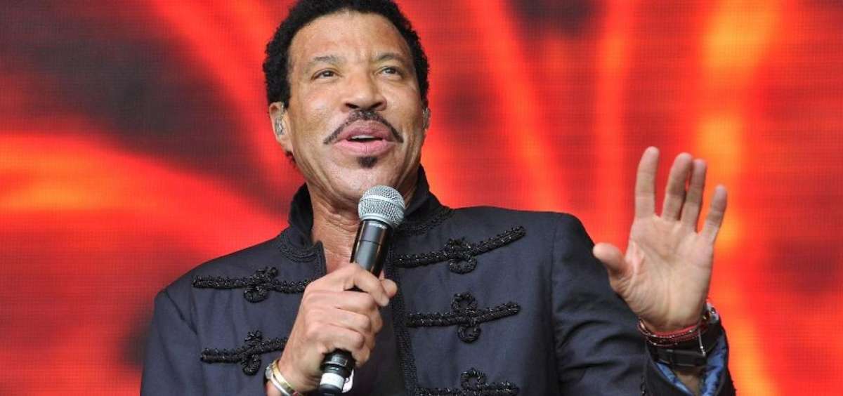 Lionel Ritchie fue homenajeado como persona del a&ntilde;o en la reciente entrega de los Grammy.